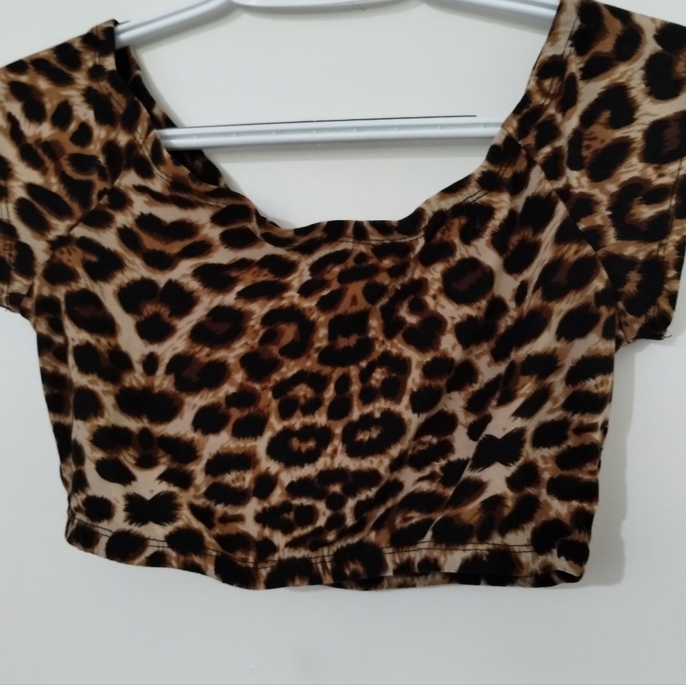 Forever 21 Leopard Print Crop Top